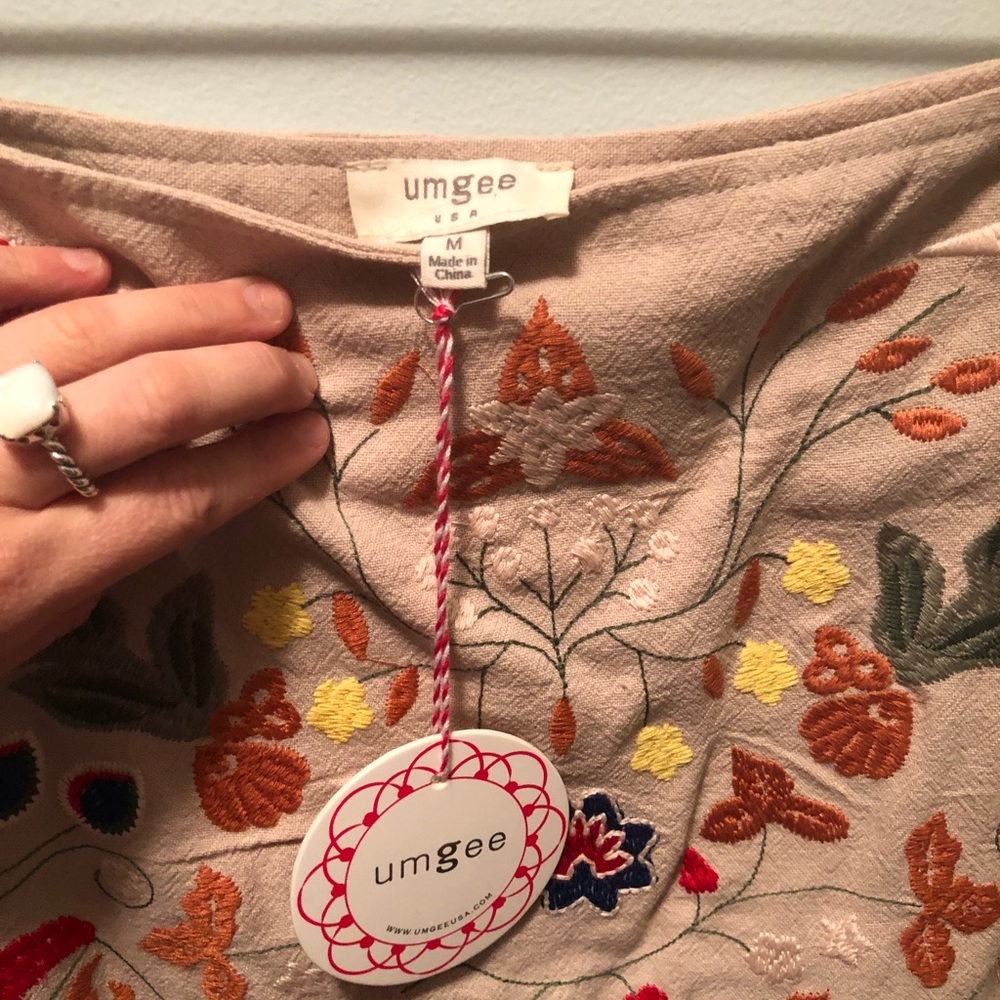 Umgee NWT Medium Embroidered Skirt - Picture 2 of 3